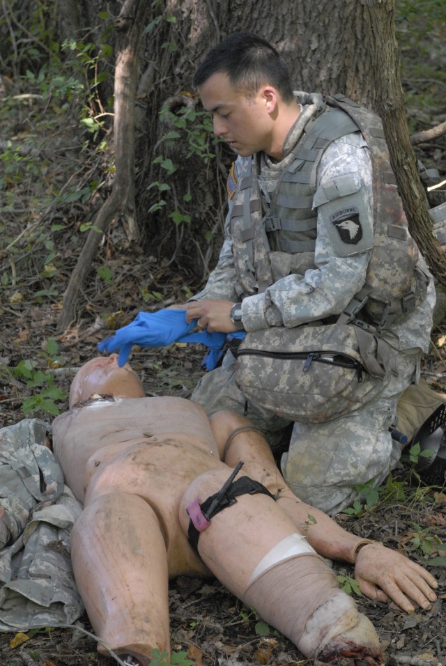Soldiers compete for Best Medic