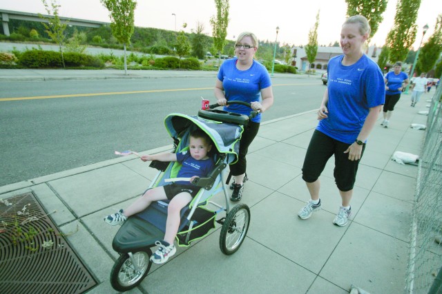 Family members run to honor fallen loved ones
