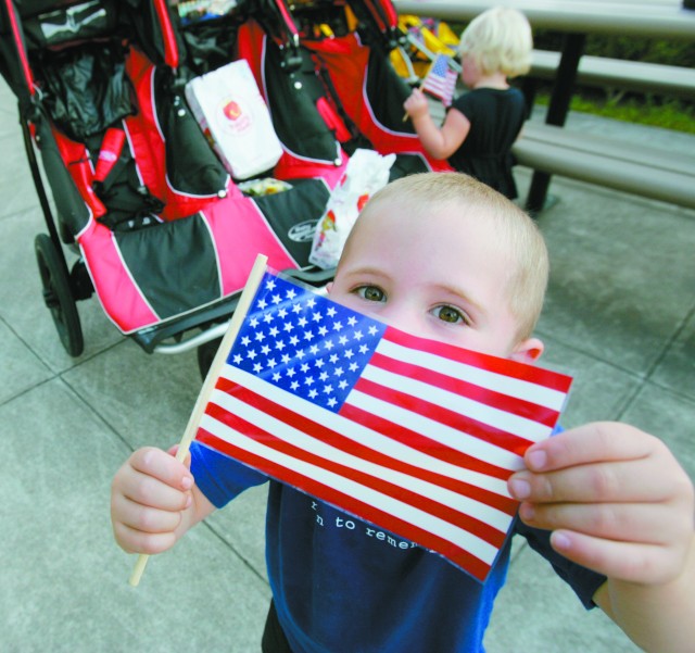 Family members run to honor fallen loved ones