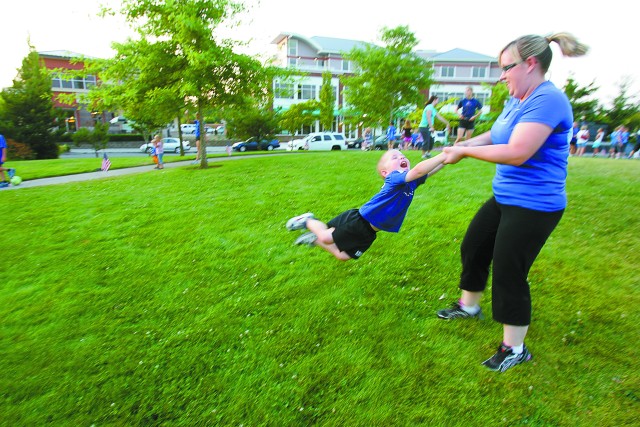 Family members run to honor fallen loved ones