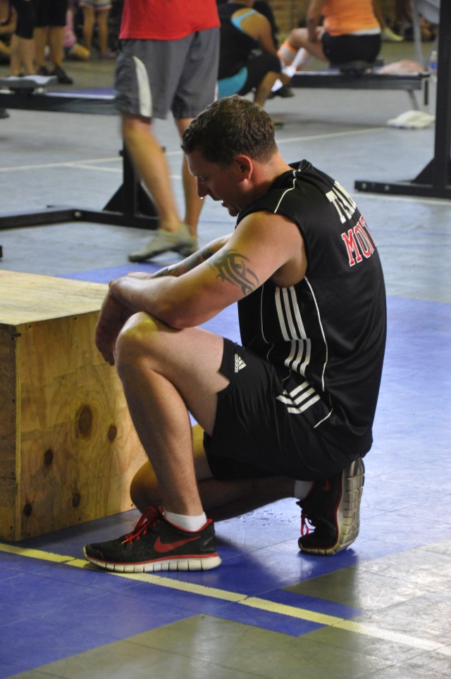 Fight Gone Bad 6 Centurion CrossFit Fort Hood 2011-8