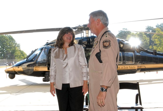 AMRDEC Engineering Director Talks With Assistant Commissioner Of U.S. Customs And Border Protection