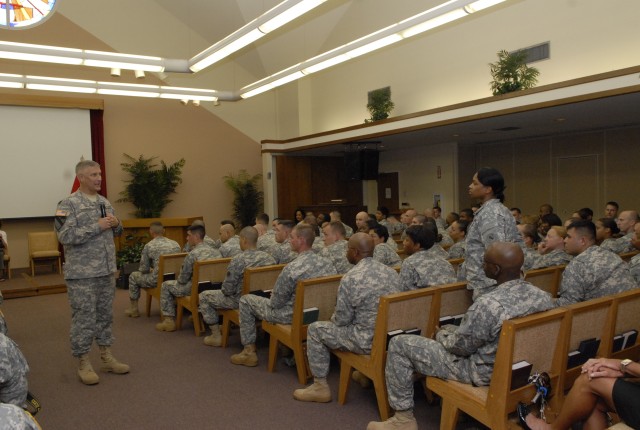 SMA visits Oahu, addresses Armywide changes