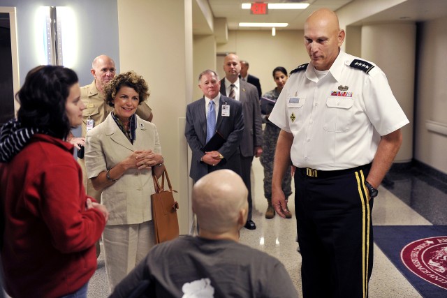 Odierno visits wounded warriors at Walter Reed National Military Medical Center