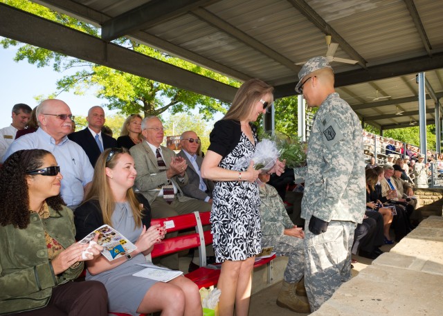 Fort Leonard Wood Gives Heartfelt Farewell, Welcomes New Commanding ...