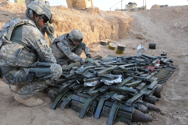 EOD Soldiers at work