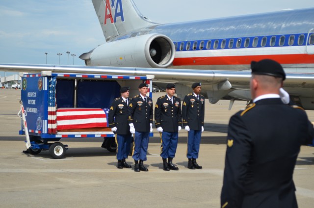 Vietnam Veteran Burried After 45 Years Missing