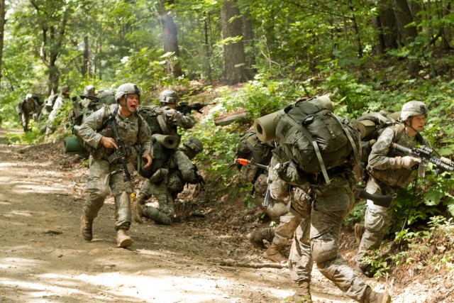 82nd Airborne Division paratroopers train in Georgia mountains 6 of 10