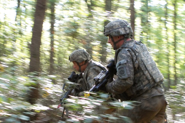 82nd Airborne Division paratroopers train in Georgia mountains 7 of 10