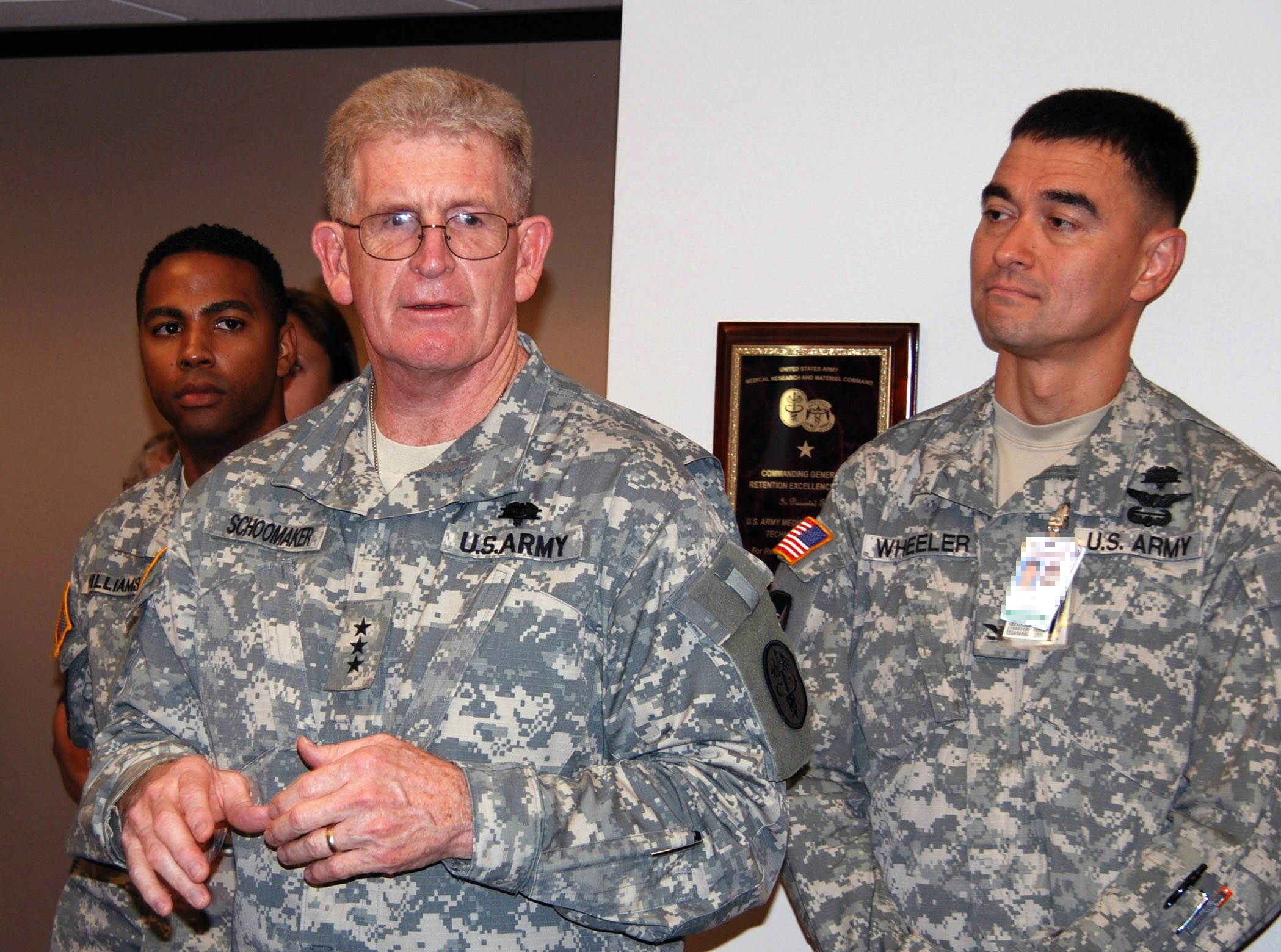 Army Surgeon General Visits USAMITC | Article | The United States Army