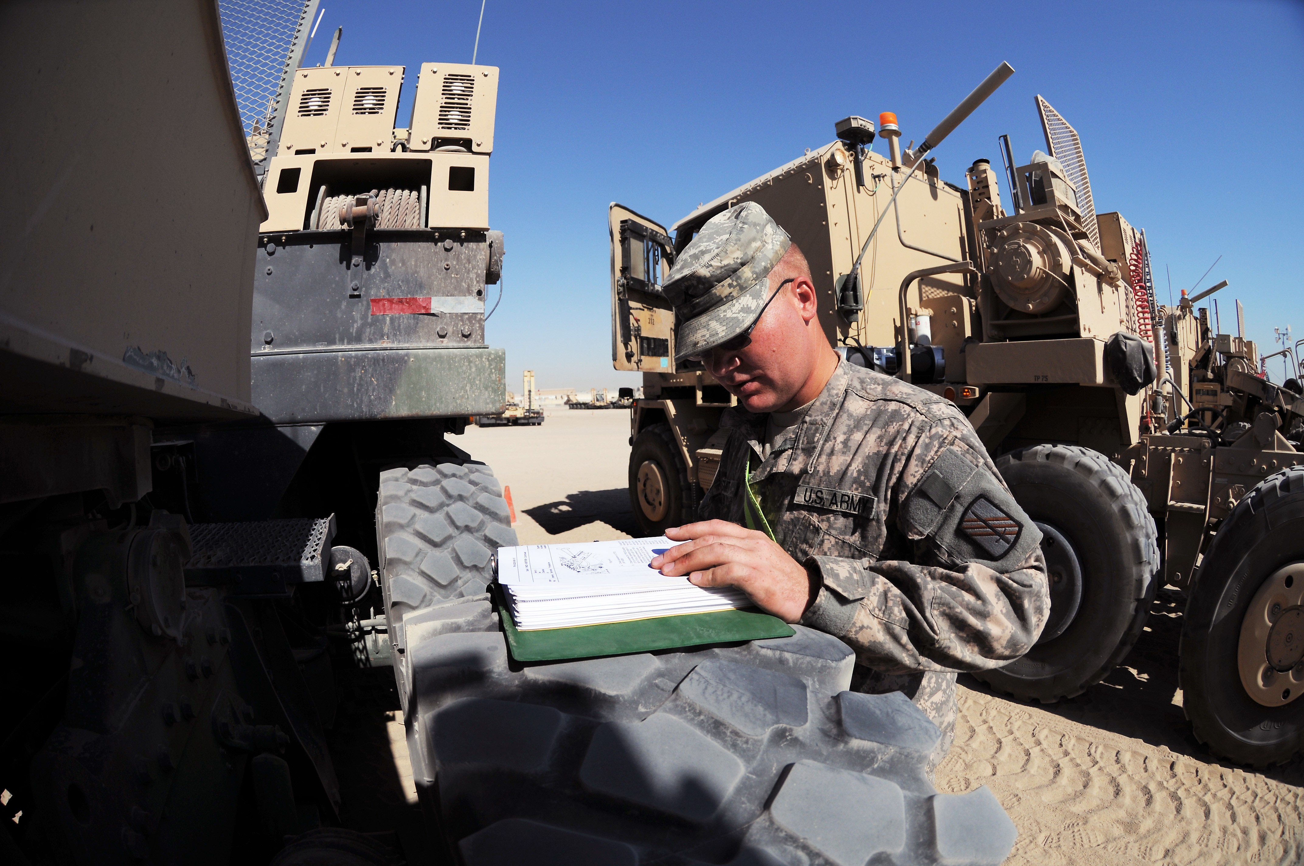 Soldiers keep vehicles moving down the road | Article | The United ...