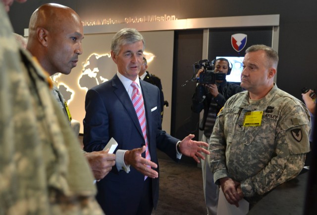 Army Secretary views ASC exhibit