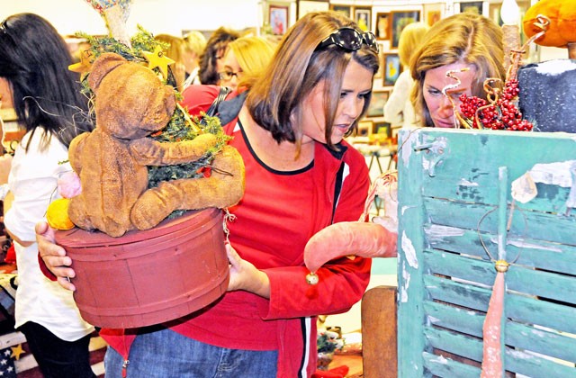 Hollyday Mart participants, vendors, volunteers sought