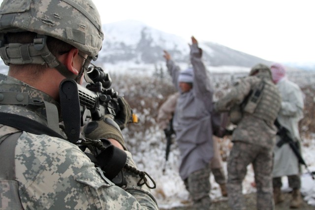 Alaska Sappers train on forced entry ops