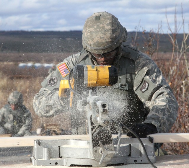 Alaska Sappers train on forced entry ops