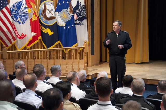 Army leadership discusses challenges, solutions with Army War College students