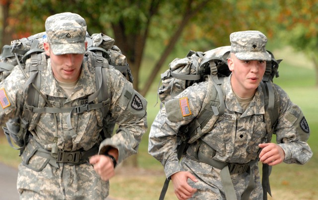 Soldiers vie for German military badge