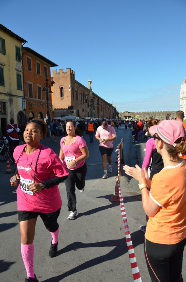 Pink team finishes together