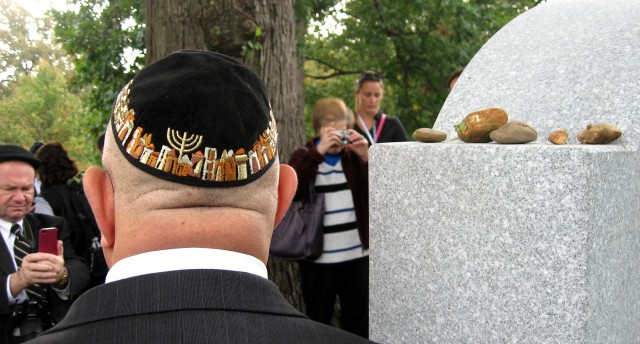 Monument Recognizes Jewish Chaplains' Sacrifices