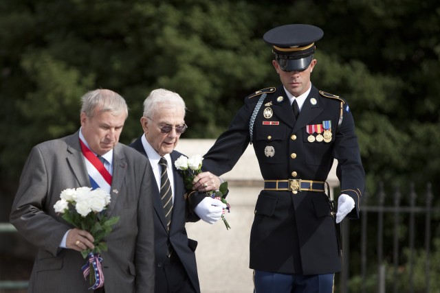 White roses at Tomb of Unknowns
