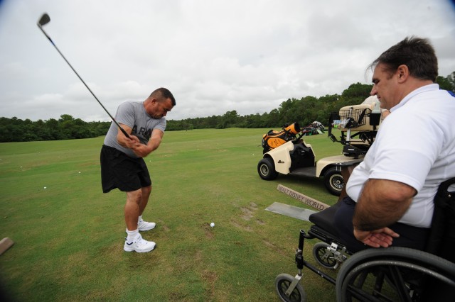 Soldiers cherish Army MWR wounded warrior golf clinic