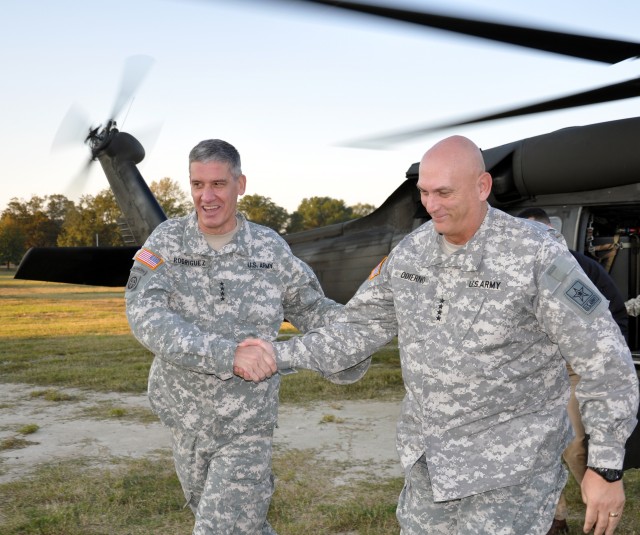 FORSCOM commanding general greets Army Chief of Staff