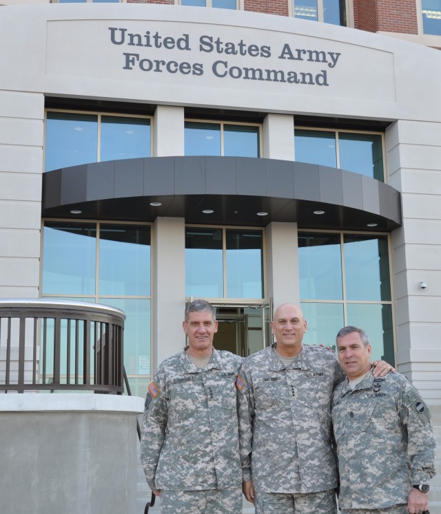 FORSCOM leadership team greets Army Chief of Staff