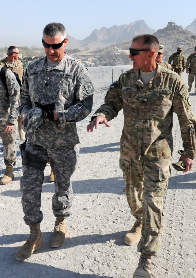 Sgt. Maj. of the Army meets with Task Force Arctic Wolves leadership