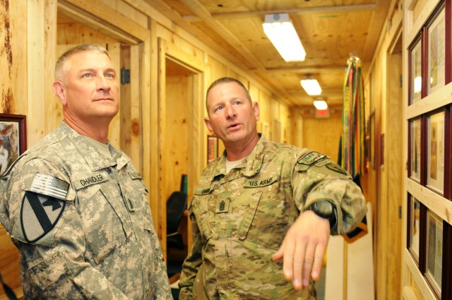 Sgt. Maj. of the Army meets with Task Force Arctic Wolves leadership