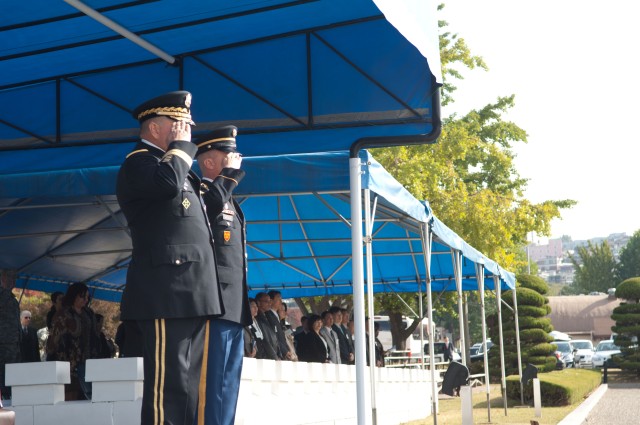 Civilians honored by USFK