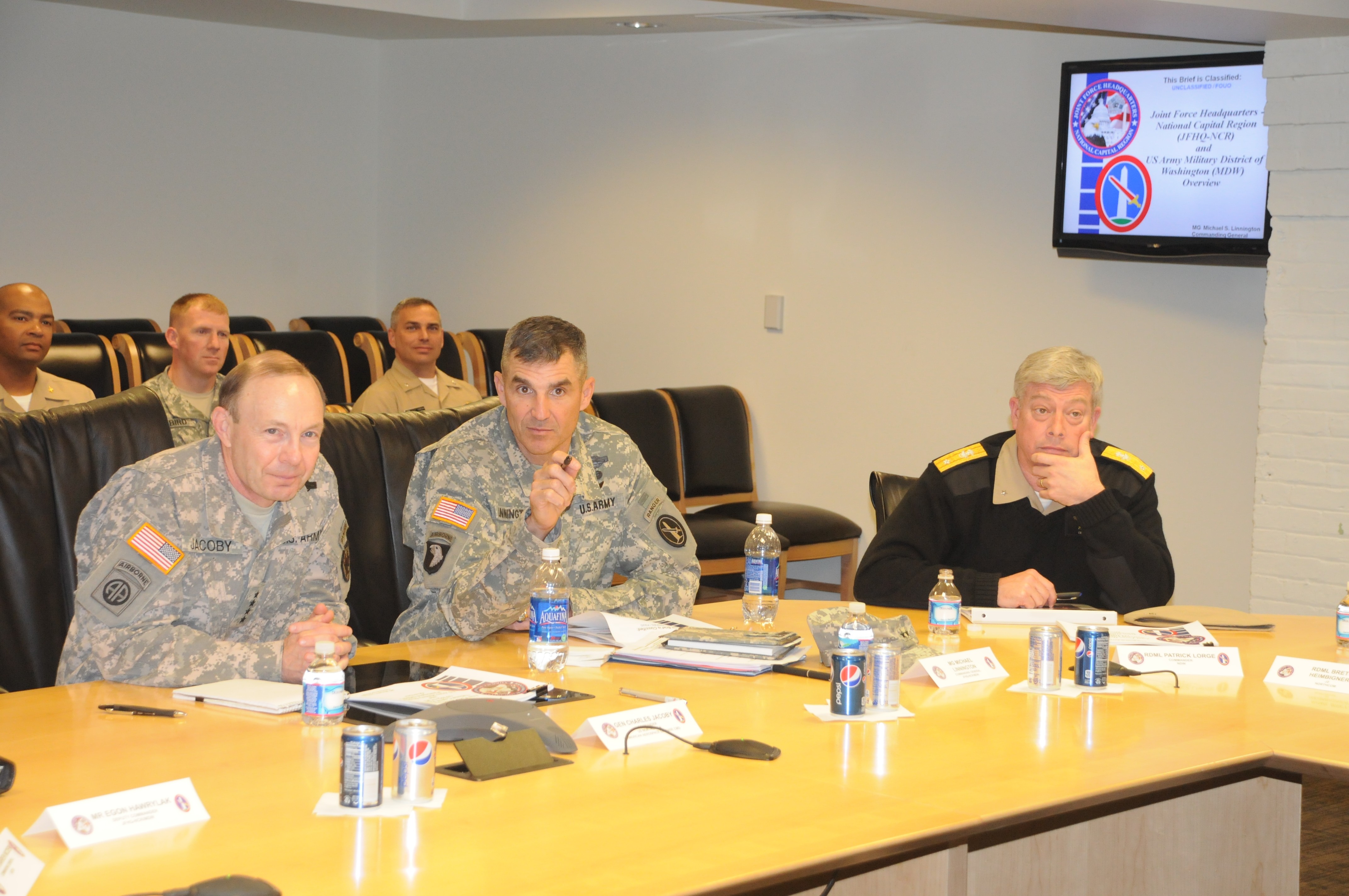 USNORTHCOM Commander Visits JFHQ-NCR/MDW | Article | The United States Army