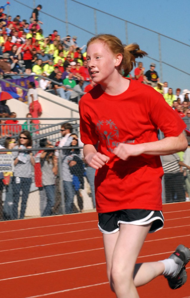 Hayley Fox Runs The Mile Alone