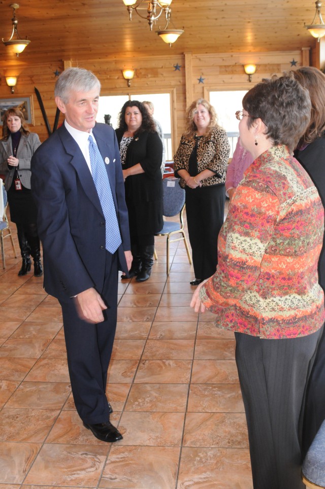 SecArmy visits Soldiers, families at Fort Drum in his homestate