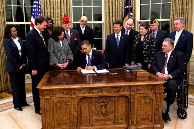 Obama announces jobs initiatives for veterans