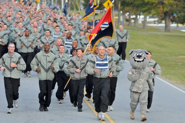 Marne Soldiers rock through historic division run