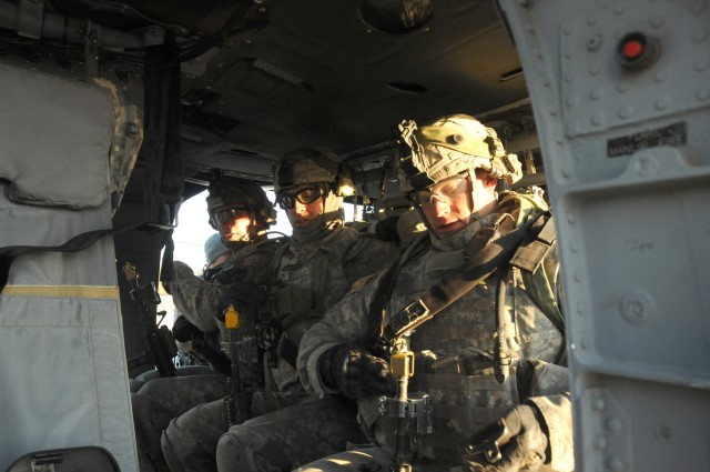 2nd Battalion 1st Infantry Regiment conducts air insertion exercise