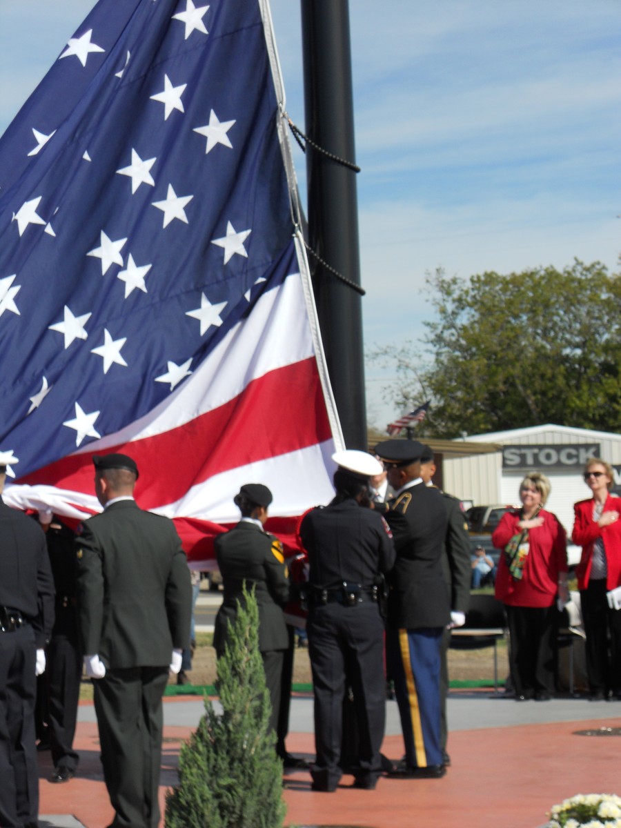 13th Sustainment Command, City of Belton Leadership Dedicate Flag Pole ...