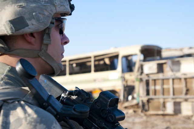 Infantrymen ensure smooth passage of U.S. military forces through Baghdad