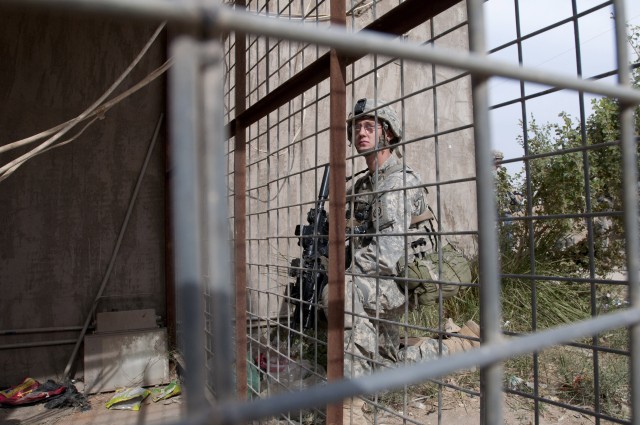 Infantrymen ensure smooth passage of U.S. military forces through Baghdad