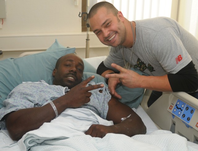 Under SecArmy visits wounded warriors