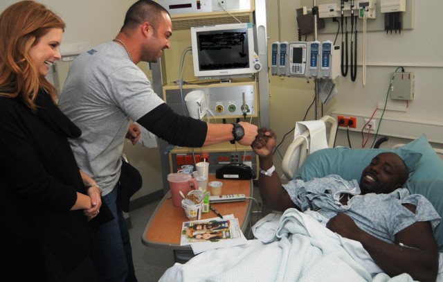 Under SecArmy visits wounded warriors