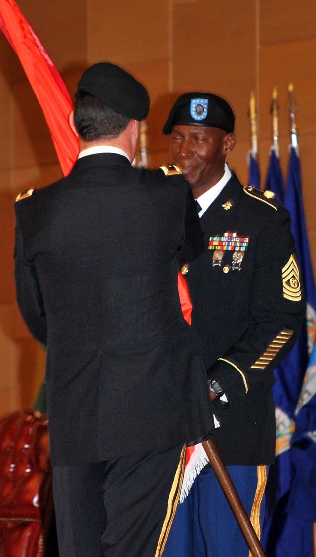 CECOM Commander welcomes new CSM