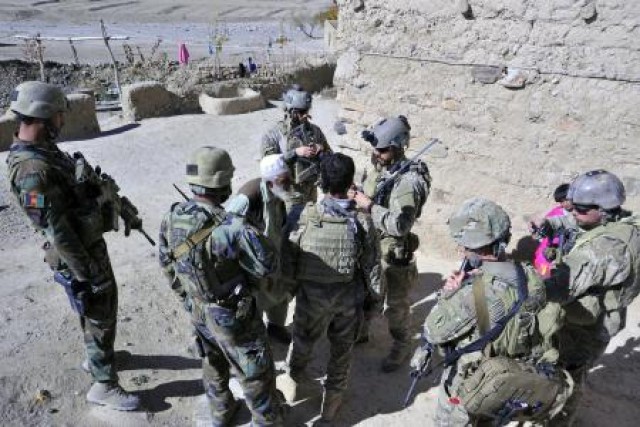 Commandos conduct operations in traditional insurgent stronghold