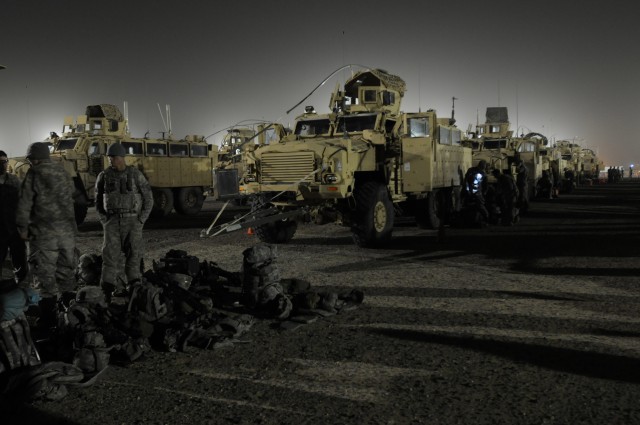 American Paratroopers bid farewell to Ramadi