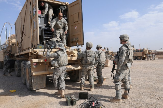 American Paratroopers bid farewell to Ramadi