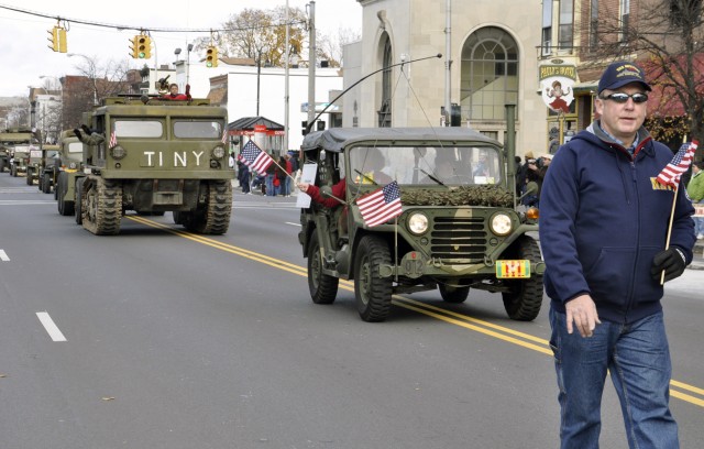 Arsenal supports Veterans on their day