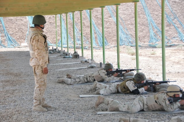 Rebuilding the foundation: Academy builds confidence, skills of Iraqi NCOs