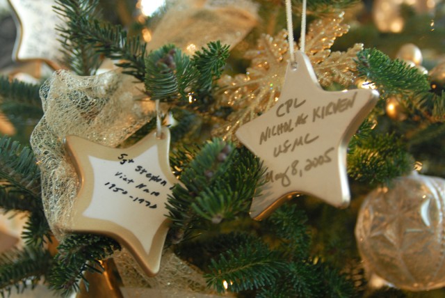 First Lady kicks off holiday season with military families