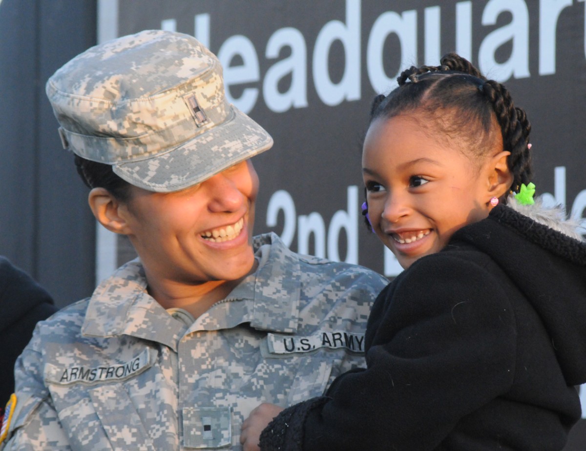 'Commando' couple embraces Army, Family values | Article | The United ...