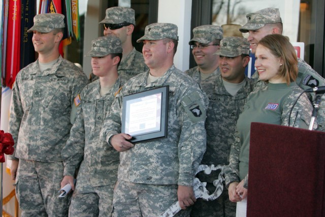 USO brings 'wow' factor to Fort Campbell